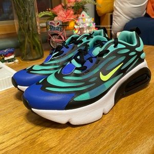 Nike Air Tennis Shoes